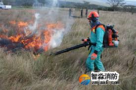 他給消防員送飲品，結(jié)果消防員找上門對(duì)他說